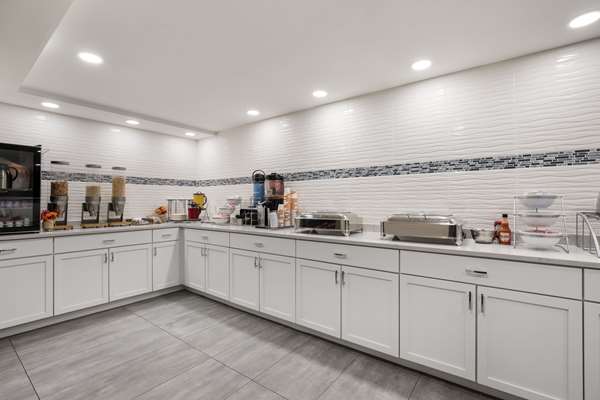 Amenities - Clarion Hotel & Convention Center Joliet - I-80, Exit 130