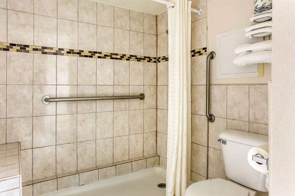  - Econo Lodge Shorewood - I-55, Exit 253