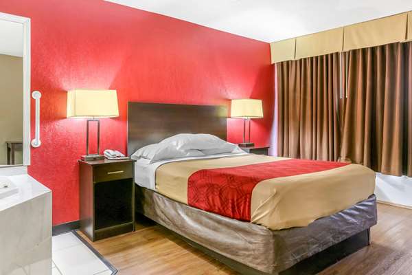  - Econo Lodge Shorewood - I-55, Exit 253