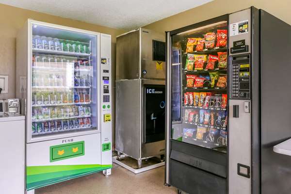  - Econo Lodge Shorewood - I-55, Exit 253