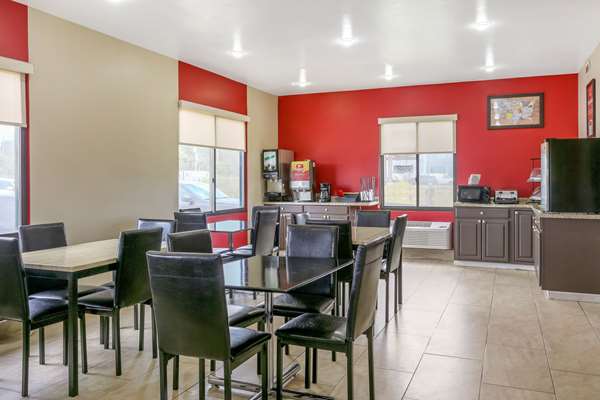 Amenities - Econo Lodge Shorewood - I-55, Exit 253