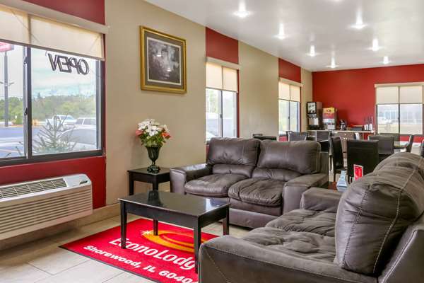  - Econo Lodge Shorewood - I-55, Exit 253