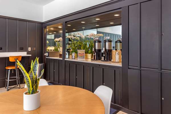 Amenities - Hotel Blake Chicago