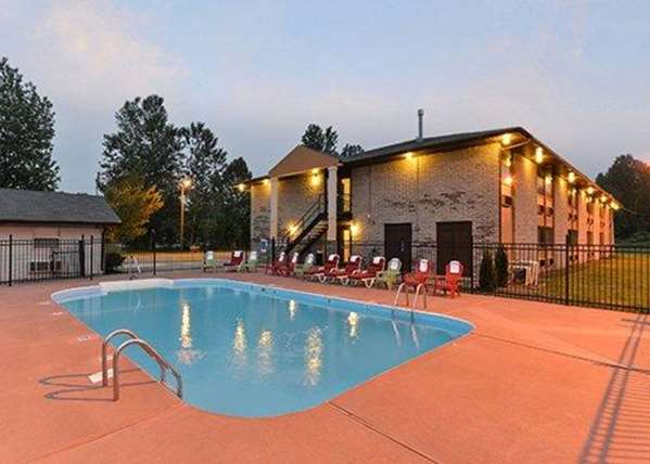 Pool - Quality Inn Cairo - I-57, Exit 1