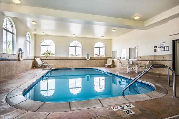 Pool - Comfort Inn Ottawa - I-80, Exit 90