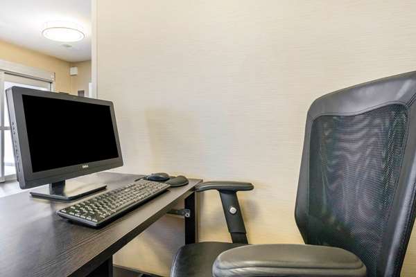 Conference Area - Comfort Inn Ottawa - I-80, Exit 90