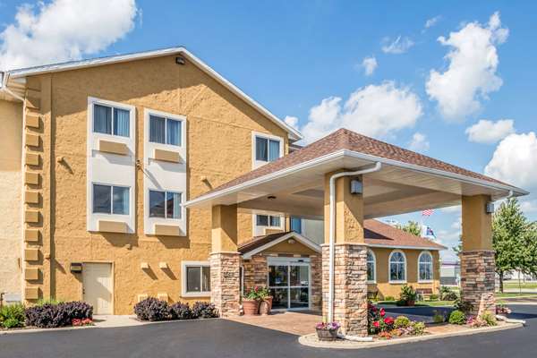 On-Site,Outdoor/Exterior,Exterior View of Building