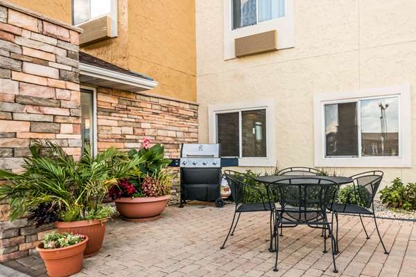 Exterior view - Comfort Inn Ottawa - I-80, Exit 90