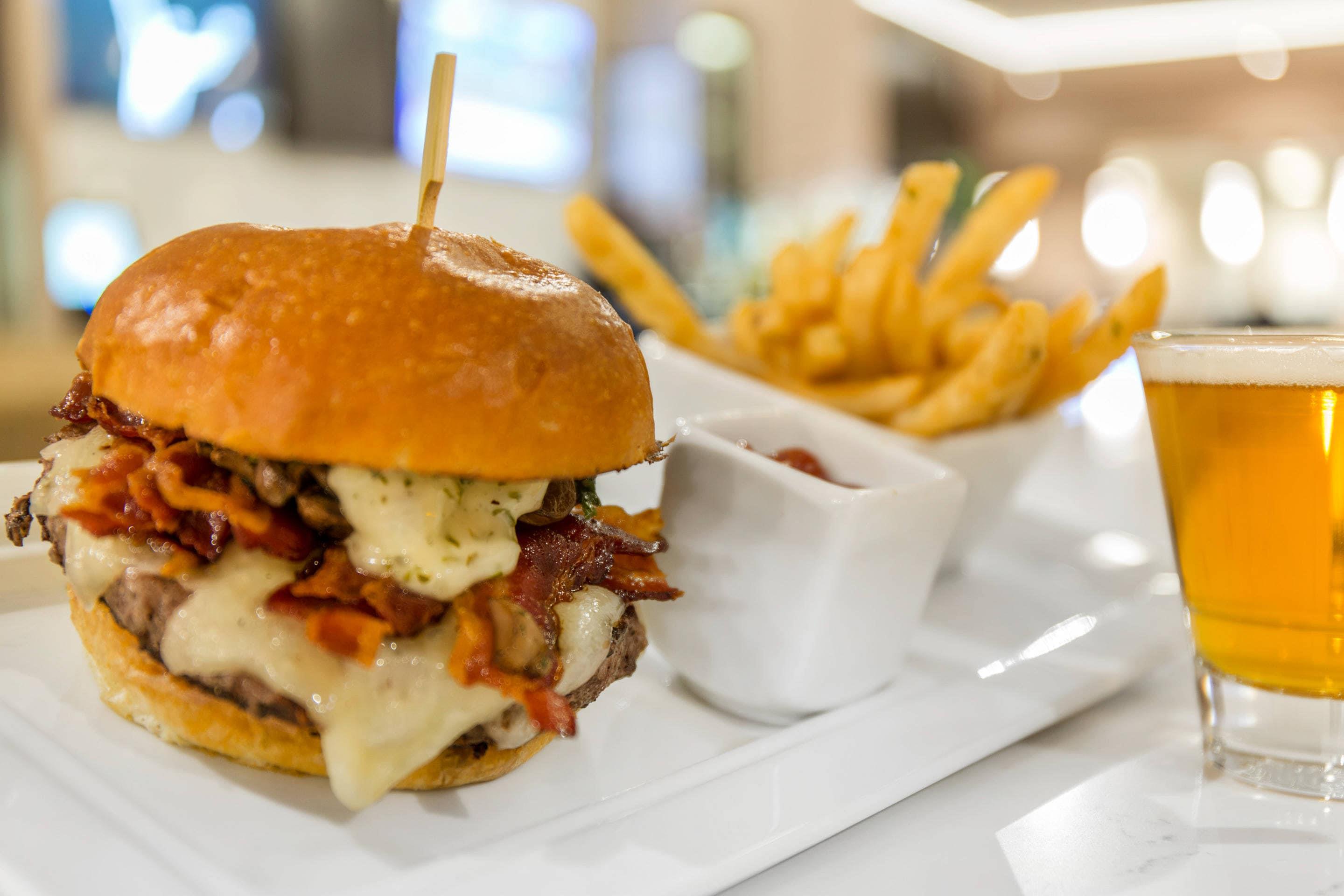On-site restaurant | Cambria Hotel Chicago Loop - Theatre District