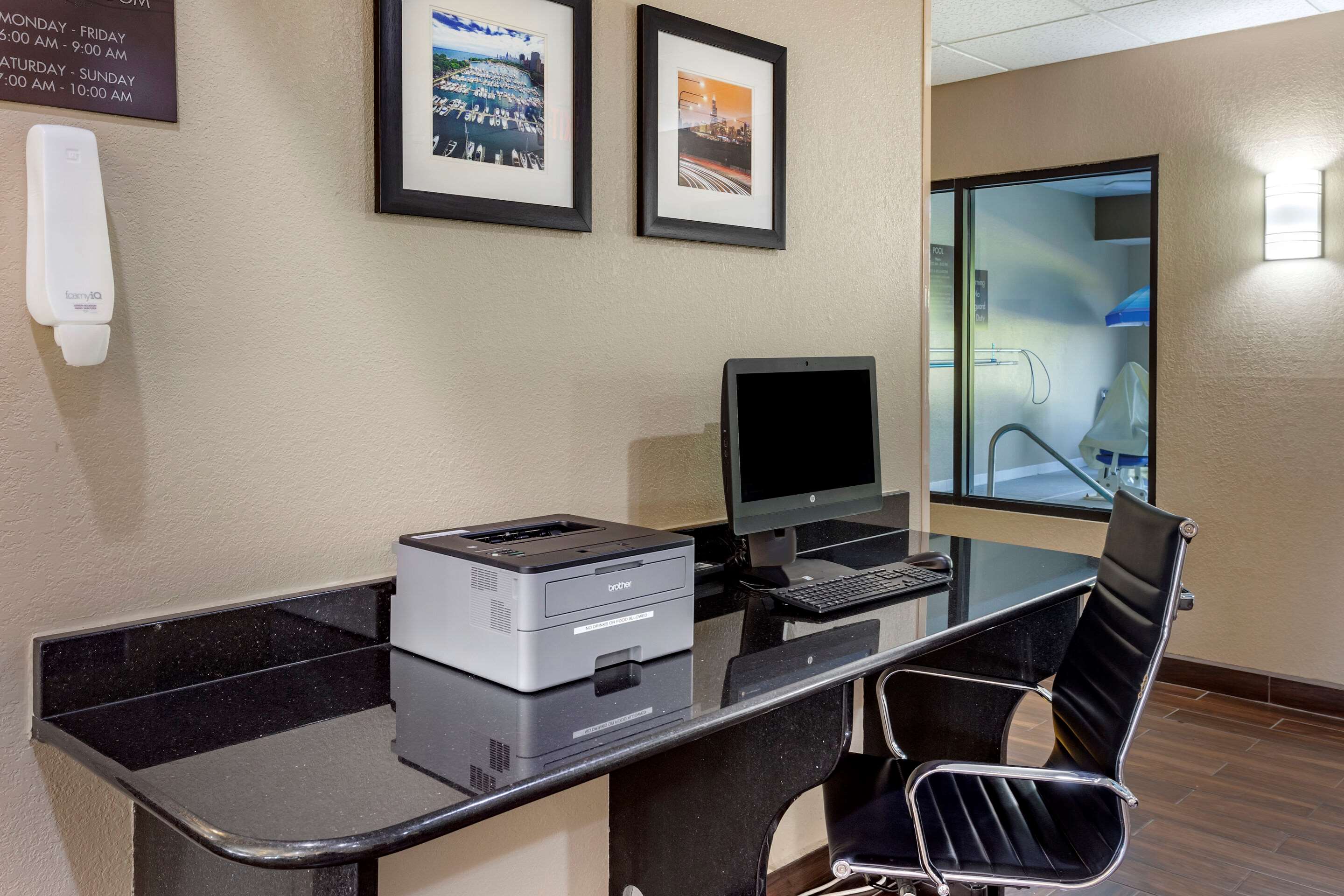 Business center | Comfort Inn & Suites North Aurora - Naperville