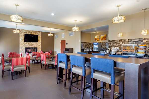 Amenities - Comfort Inn & Suites North Aurora - I-88, Exit 117