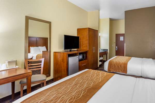  - Comfort Inn & Suites North Aurora - I-88, Exit 117