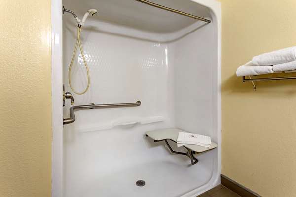 - Comfort Inn & Suites North Aurora - I-88, Exit 117