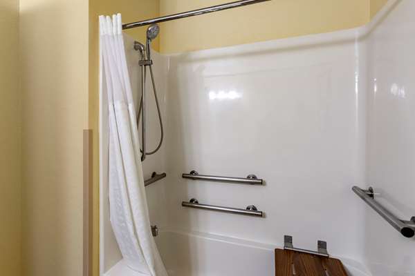  - Comfort Inn & Suites North Aurora - I-88, Exit 117