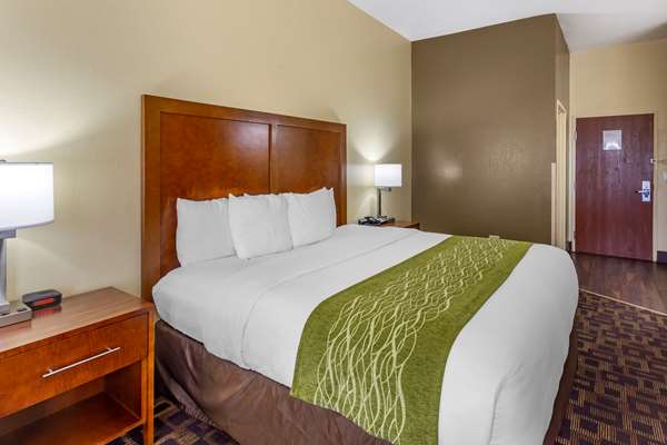  - Comfort Inn & Suites North Aurora - I-88, Exit 117