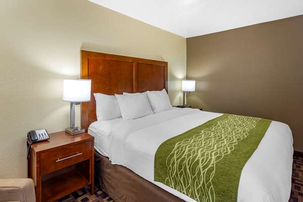  - Comfort Inn & Suites North Aurora - I-88, Exit 117