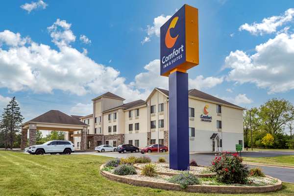 Exterior view - Comfort Inn & Suites North Aurora - I-88, Exit 117