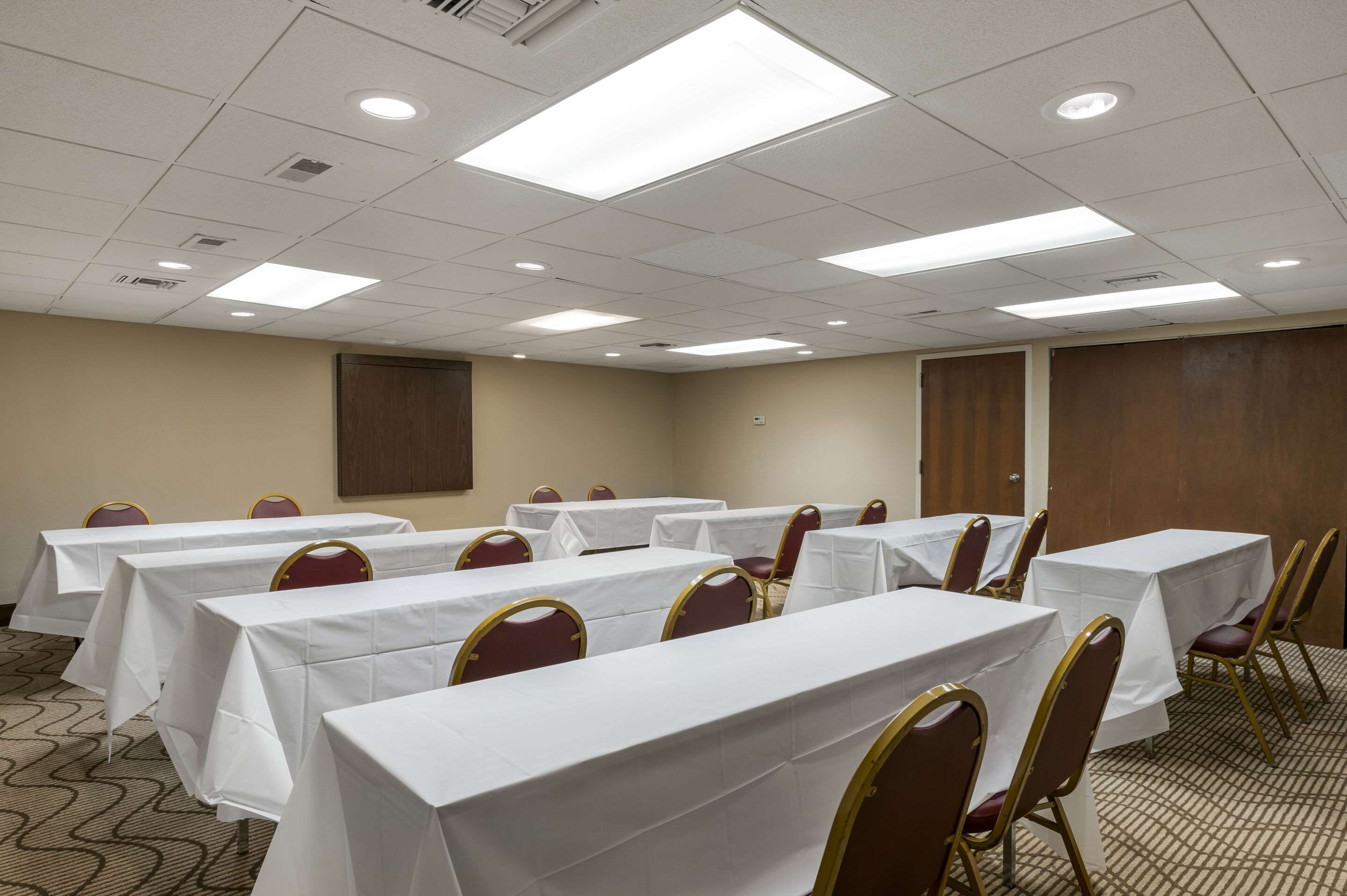 Meeting room | Comfort Inn & Suites North at the Pyramids