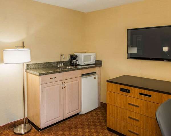Suite - Quality Inn Franklin - I-65, Exit 90