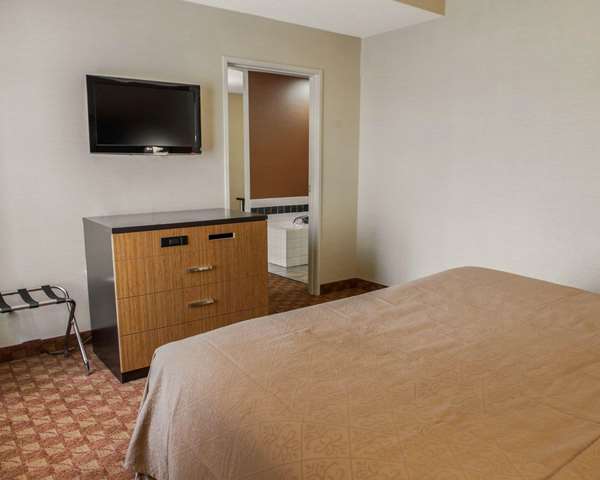 Suite - Quality Inn Franklin - I-65, Exit 90