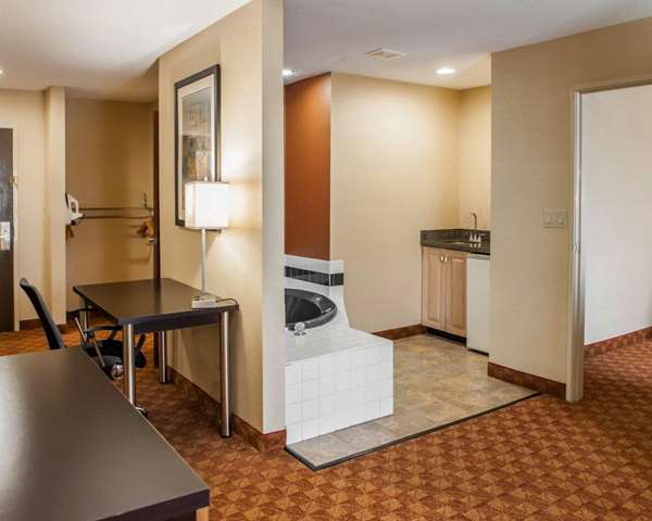 Suite - Quality Inn Franklin - I-65, Exit 90