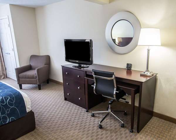  - Comfort Suites Notre Dame University Area South Bend