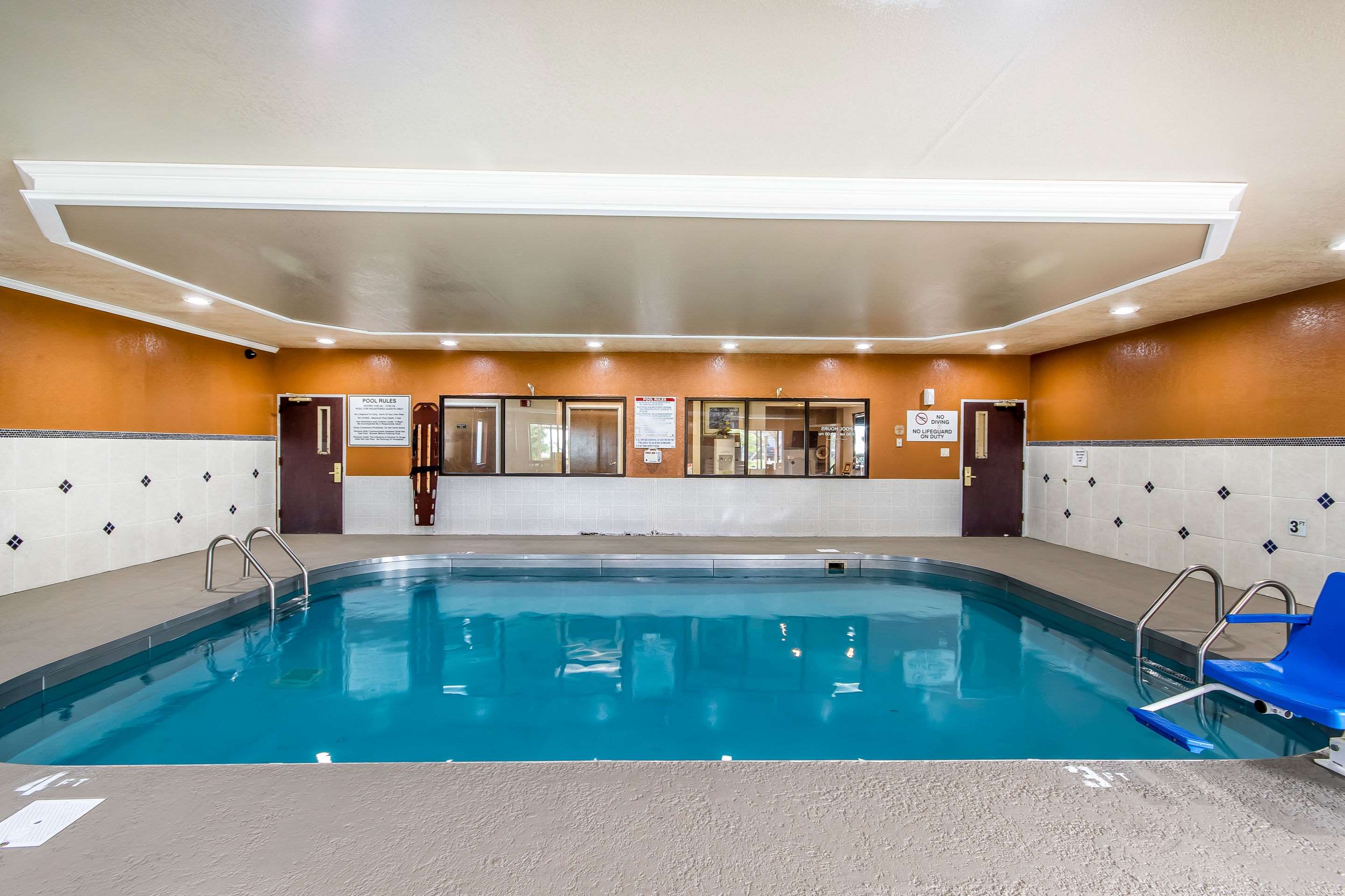 Indoor pool | Quality Inn & Suites
