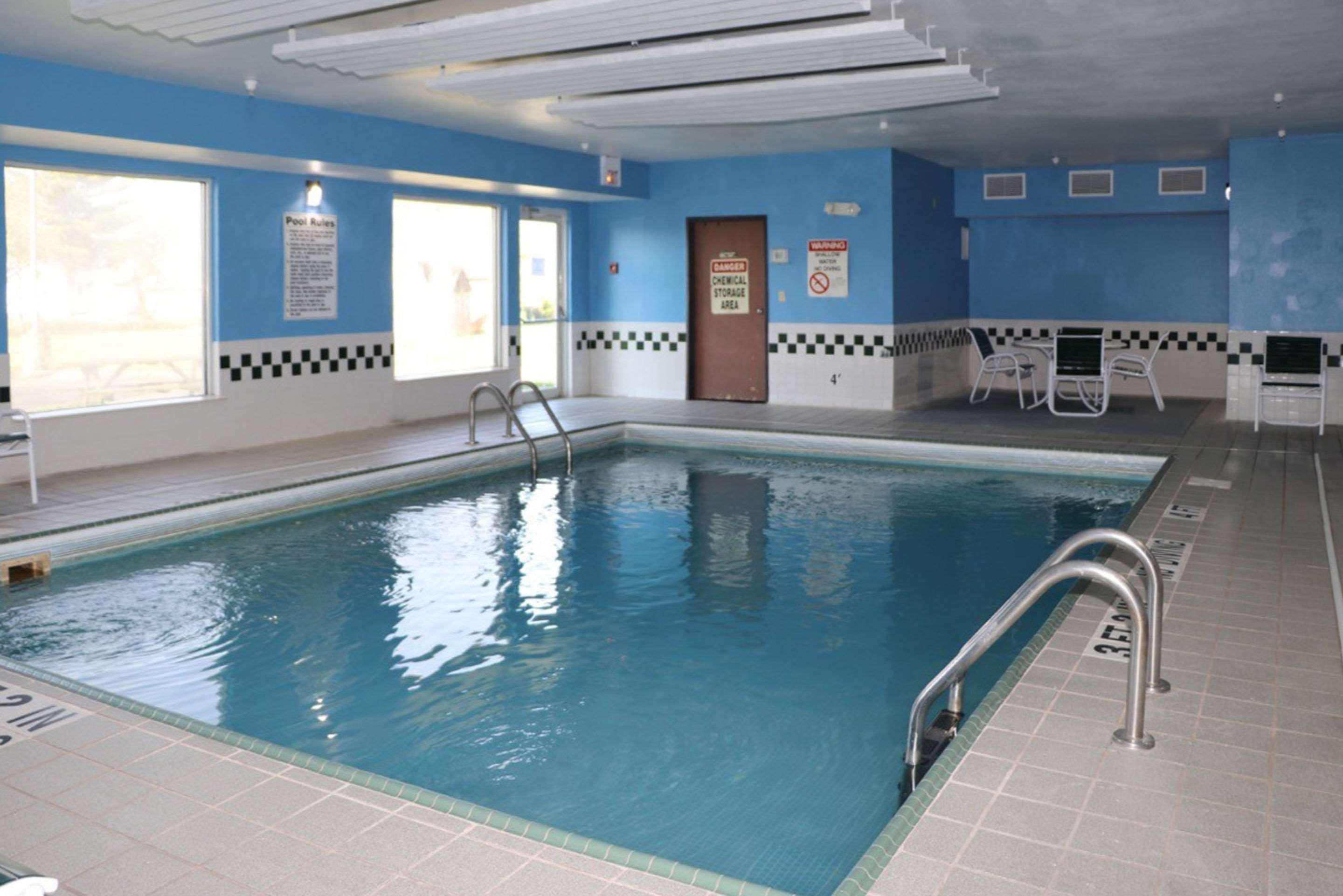 Indoor pool | Quality Inn East