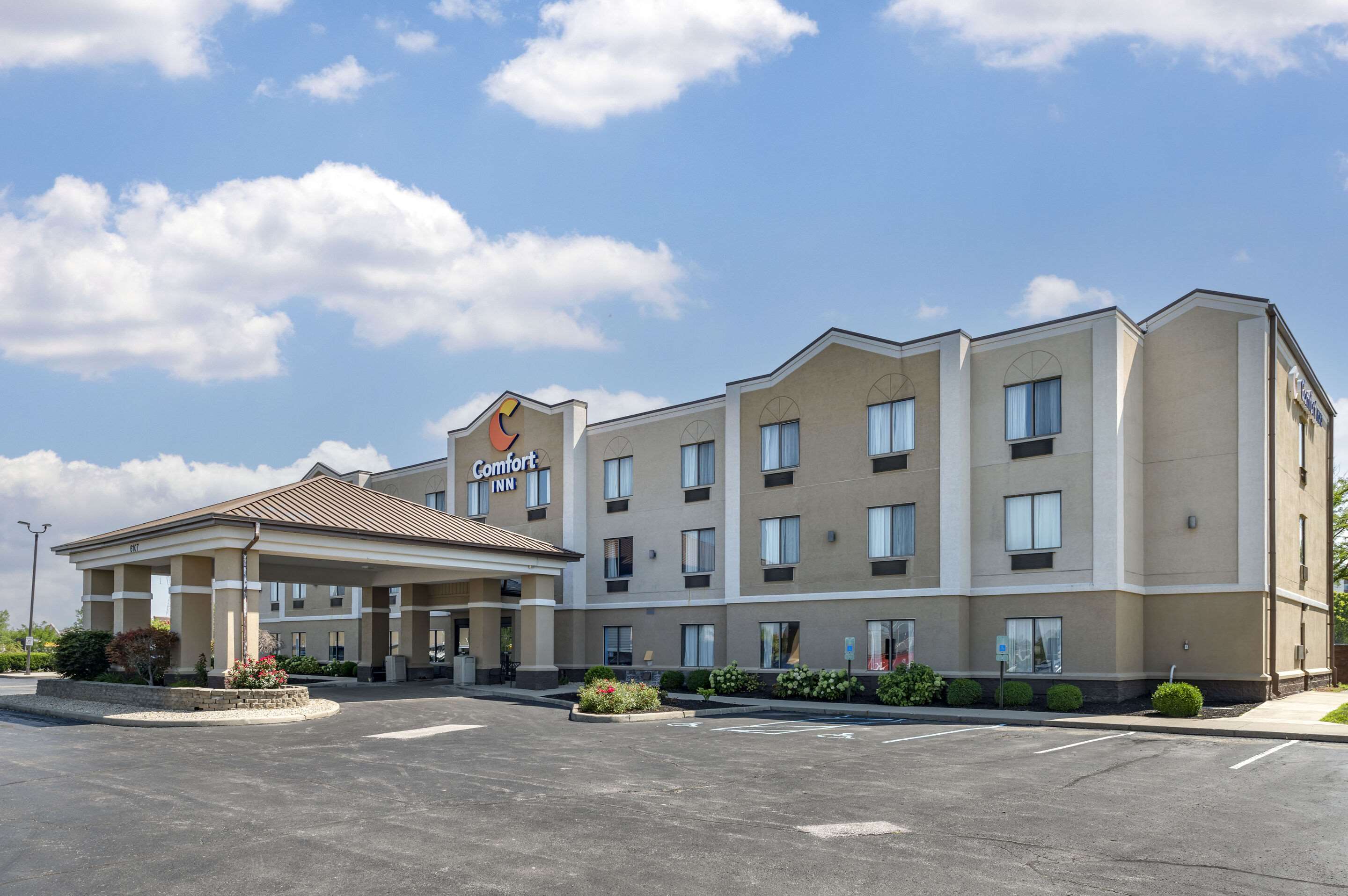 Hotel exterior | Comfort Inn Airport
