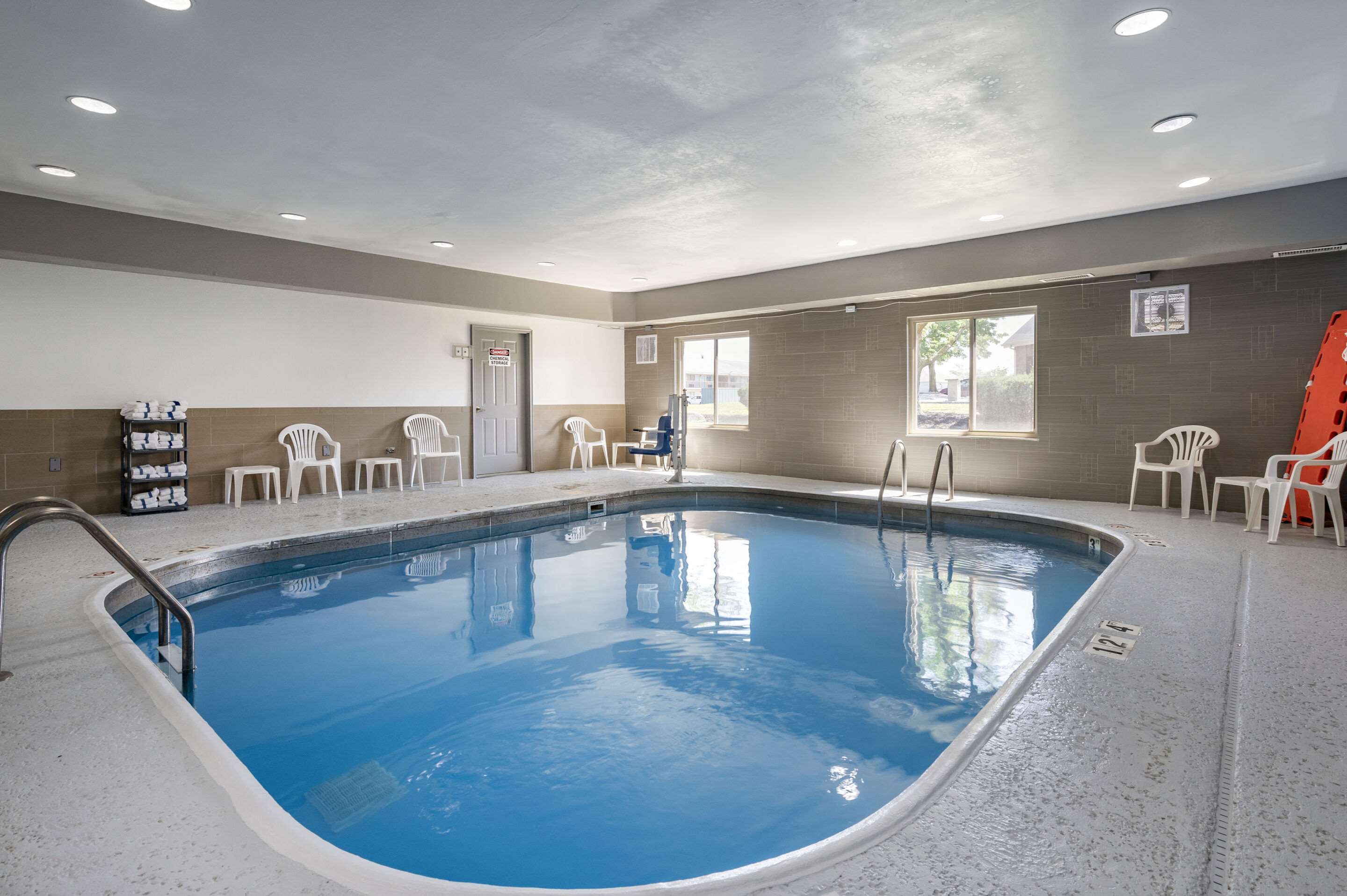 Indoor pool | Comfort Inn Airport
