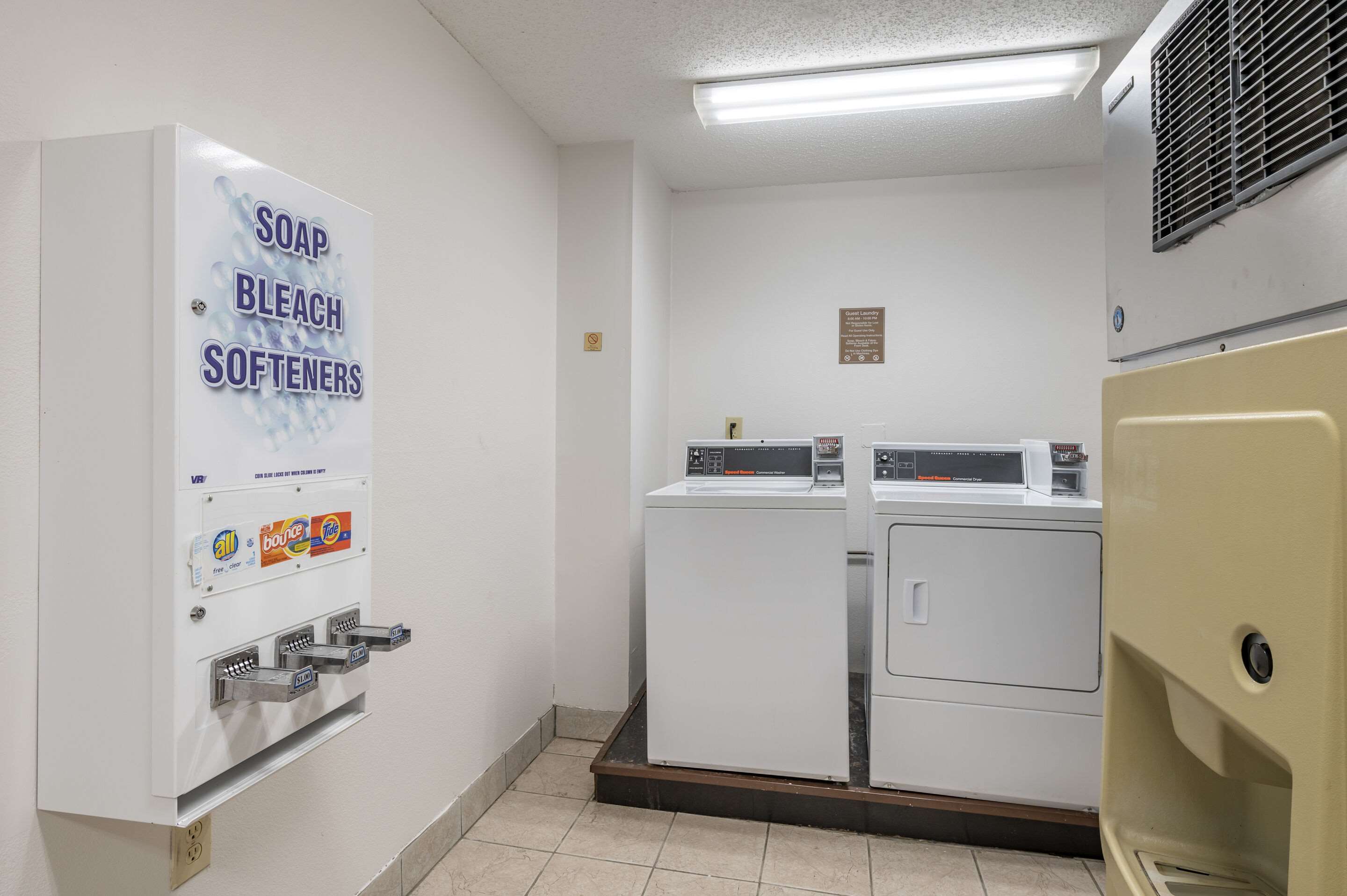 Guest laundry facilities | Comfort Inn Airport