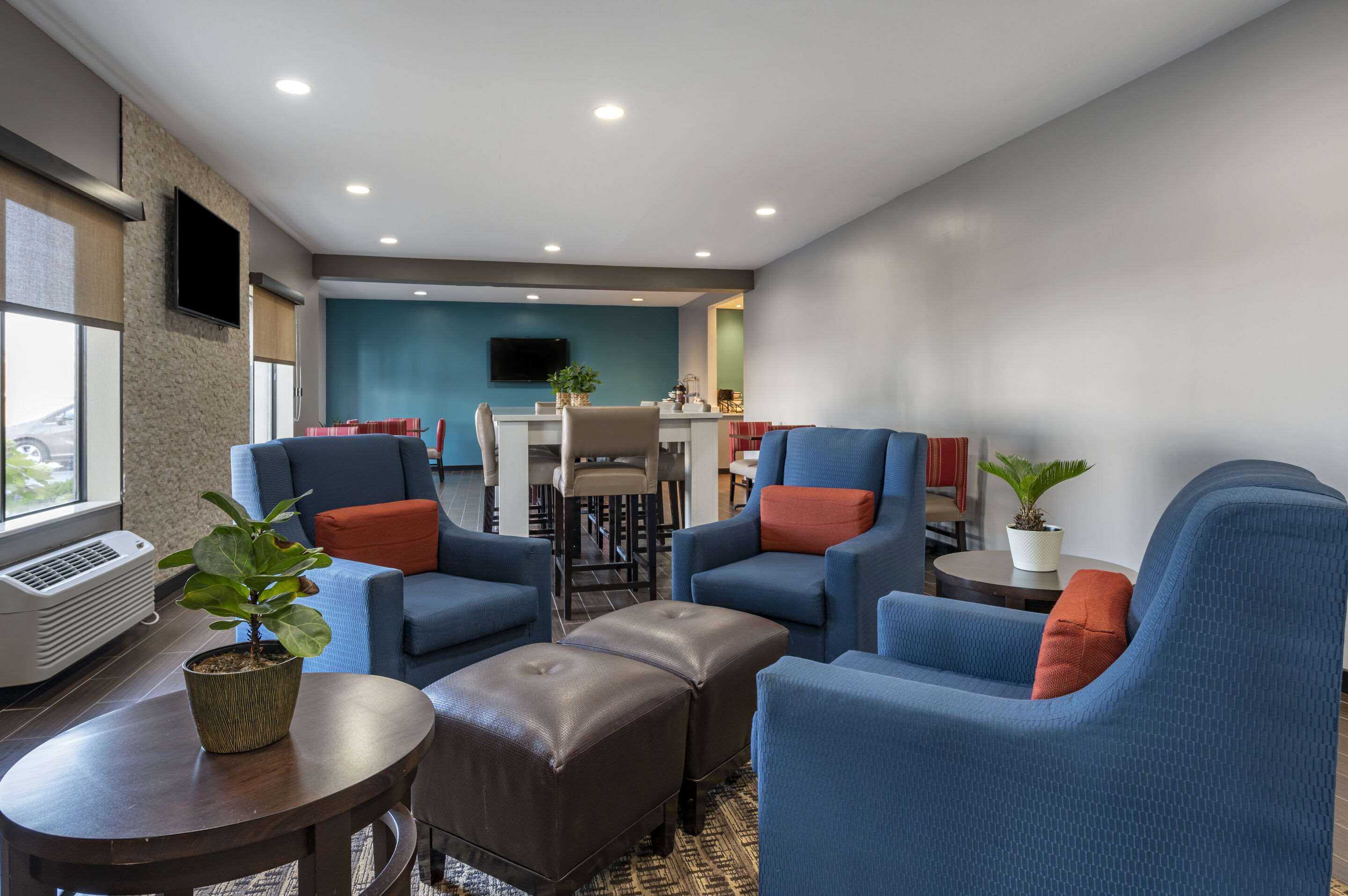 Hotel lobby | Comfort Inn Airport