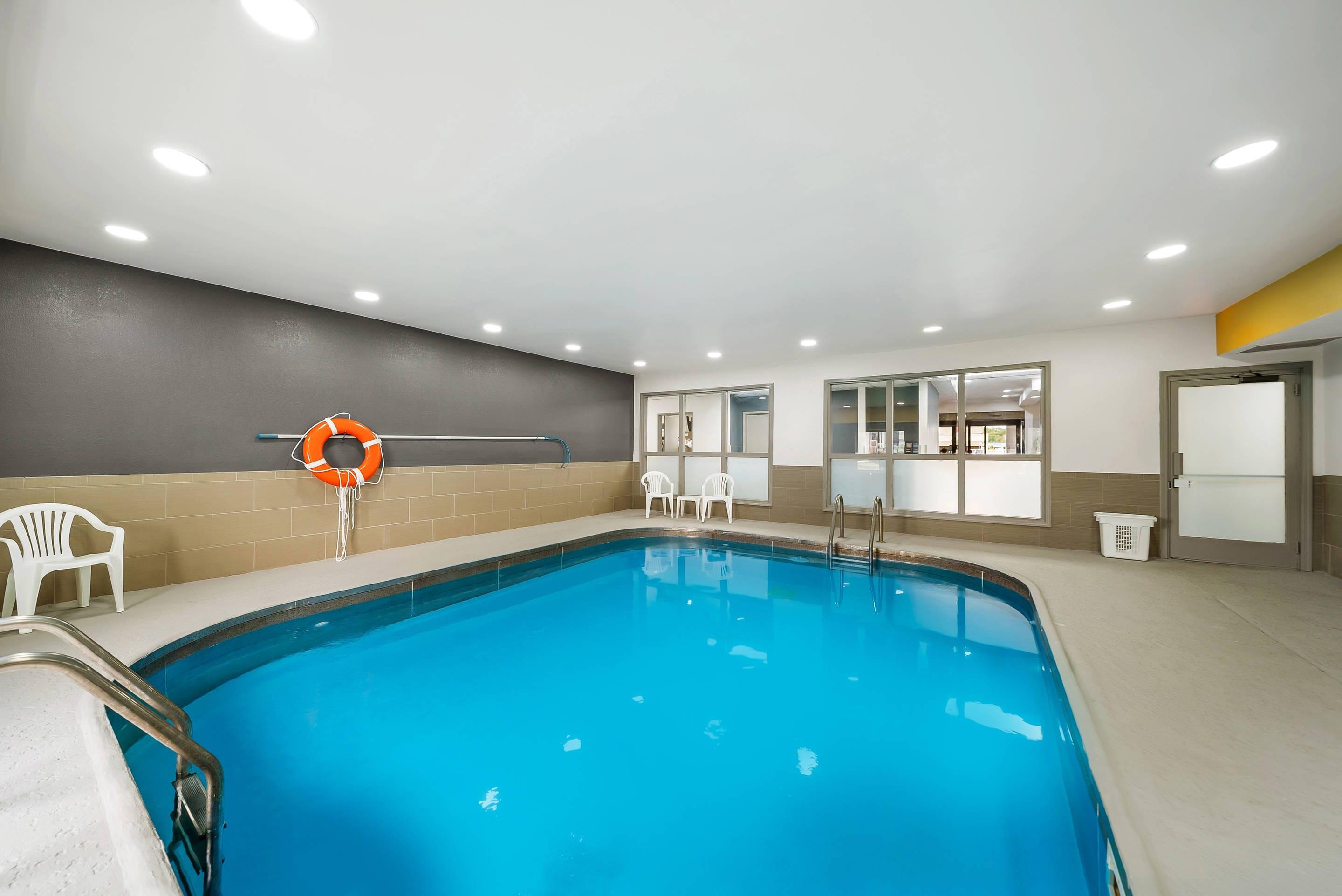 Indoor pool | Comfort Inn Plainfield - Indianapolis Airport