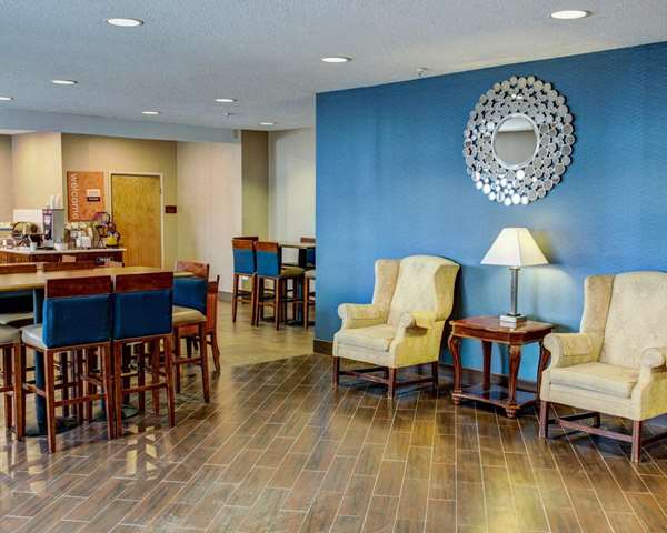  - Comfort Inn Greenfield - I-70, Exit 104