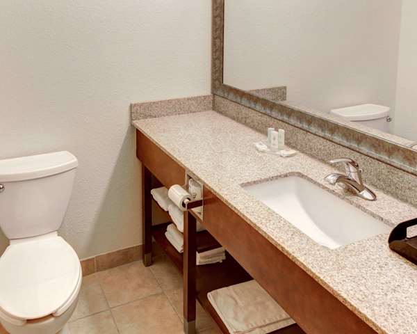  - Comfort Inn Greenfield - I-70, Exit 104