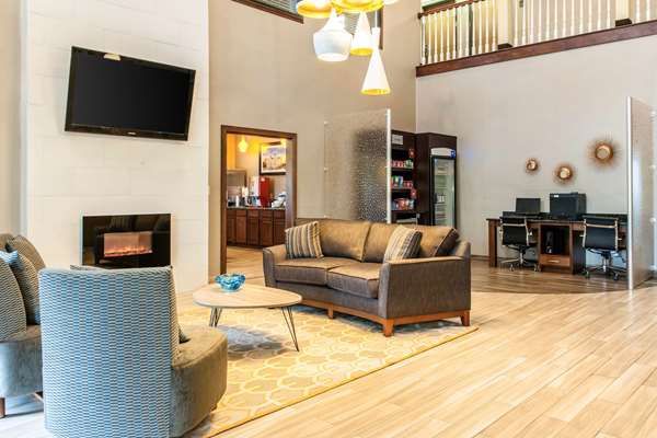  - Comfort Suites Vincennes