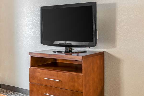  - Comfort Suites Vincennes