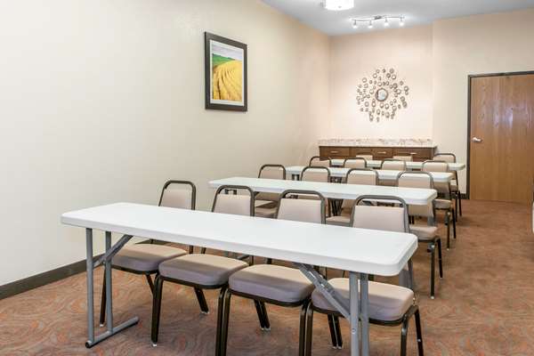  - Comfort Suites Vincennes