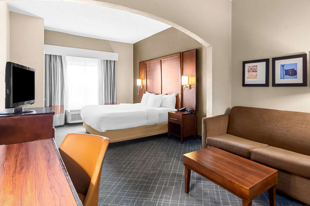 COMFORT SUITES VINCENNES-guestroom-Guest Room,On-Site.jpg