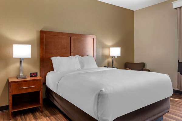  - Comfort Inn Crawfordsville - I-74, Exit 34