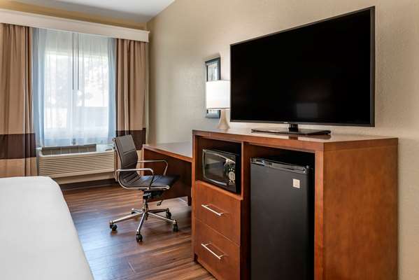  - Comfort Inn Crawfordsville - I-74, Exit 34