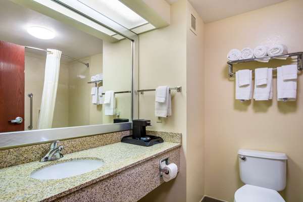  - Quality Inn Sellersburg - I-65, Exit 9