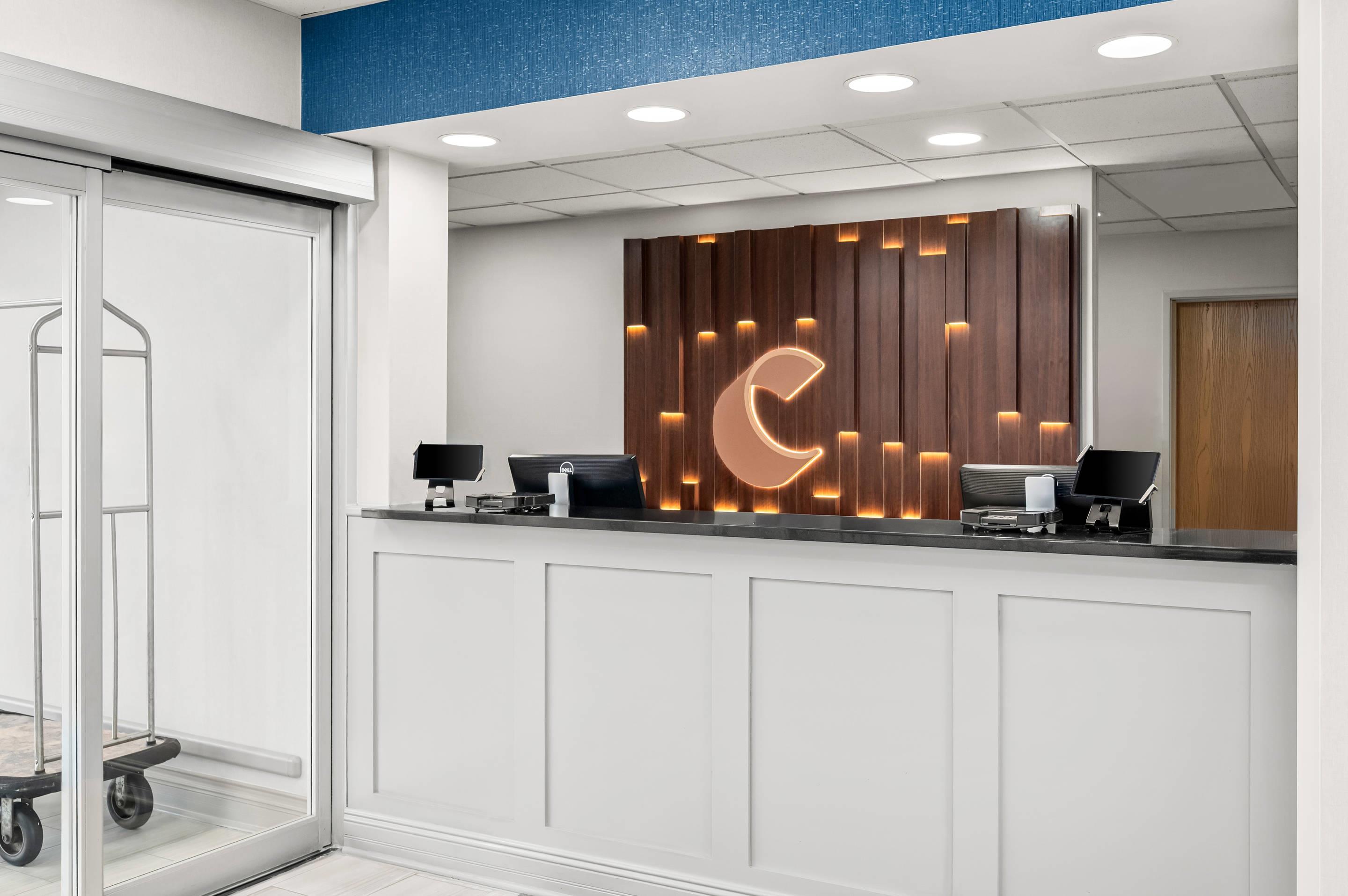 Hotel lobby | Comfort Inn East