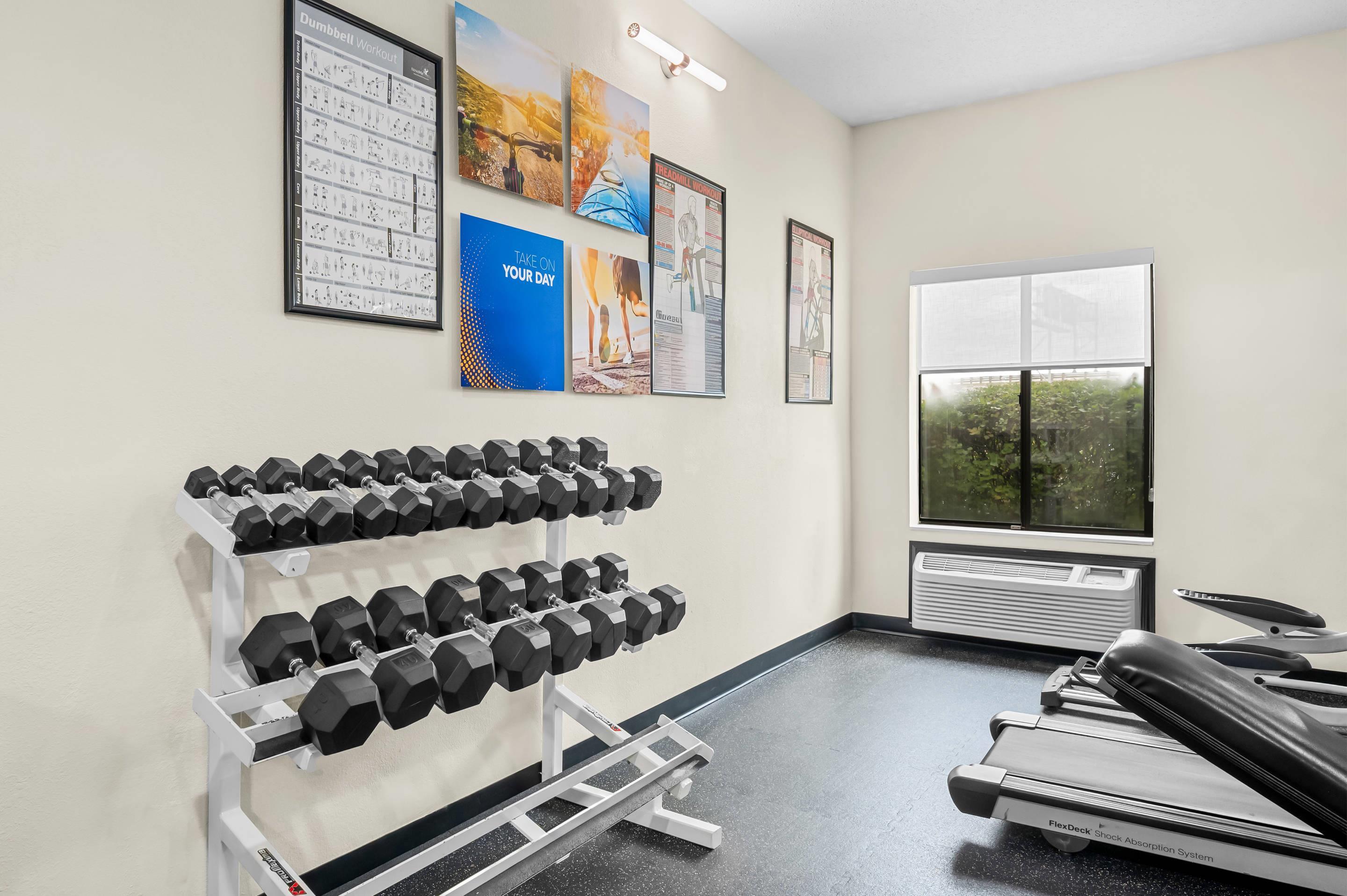 Fitness center | Comfort Inn East