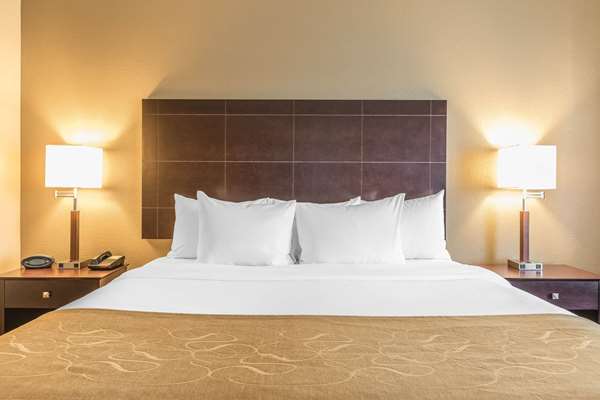  - Comfort Suites North Fort Wayne - I-69, Exit 316