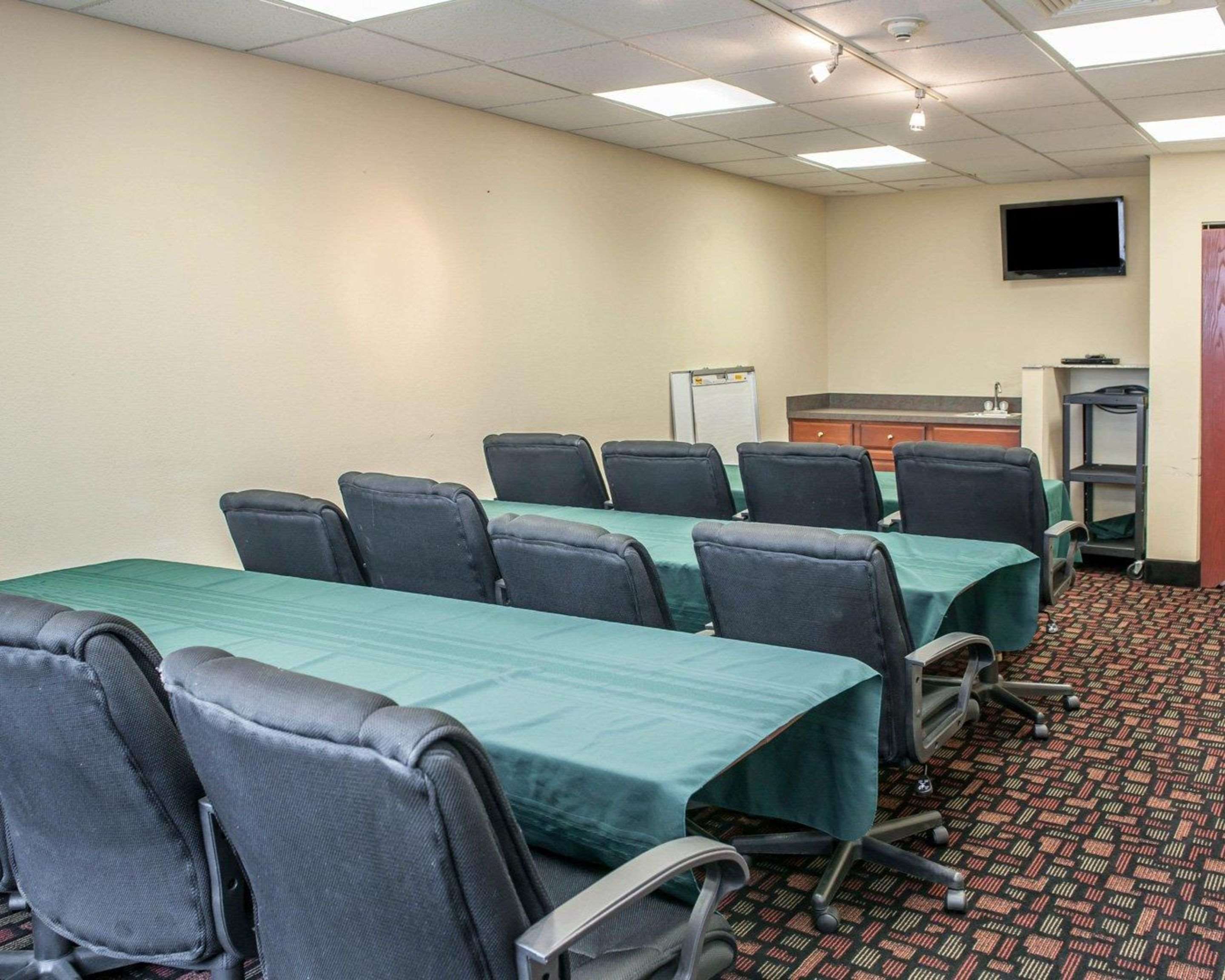 Meeting room with classroom-style setup