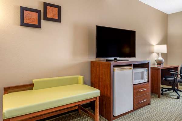  - Comfort Suites Northpointe Blvd Elkhart - I-80 & I-90, Exit 92