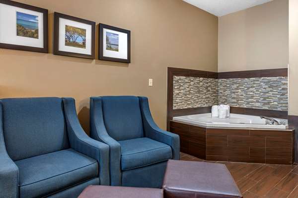  - Comfort Suites Northpointe Blvd Elkhart - I-80 & I-90, Exit 92