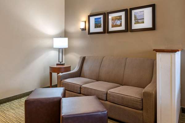  - Comfort Suites Northpointe Blvd Elkhart - I-80 & I-90, Exit 92