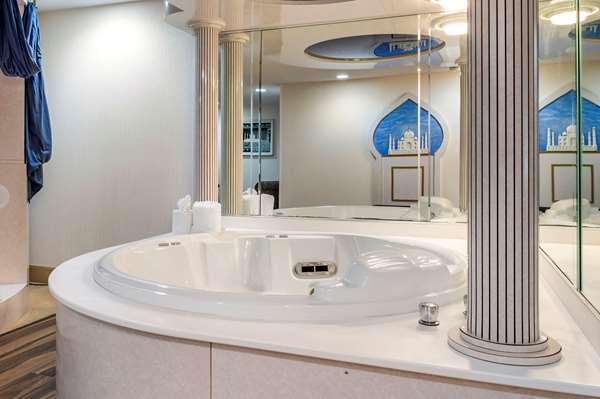 Suite - Comfort Suites Northpointe Blvd Elkhart - I-80 & I-90, Exit 92